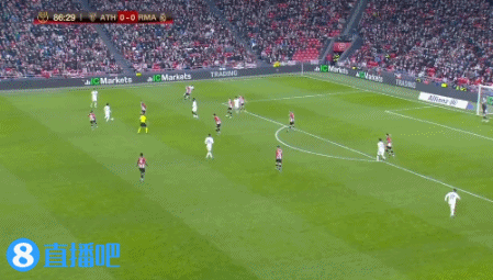 胜同曦更衣室！邱彪克里斯通道迎接全队